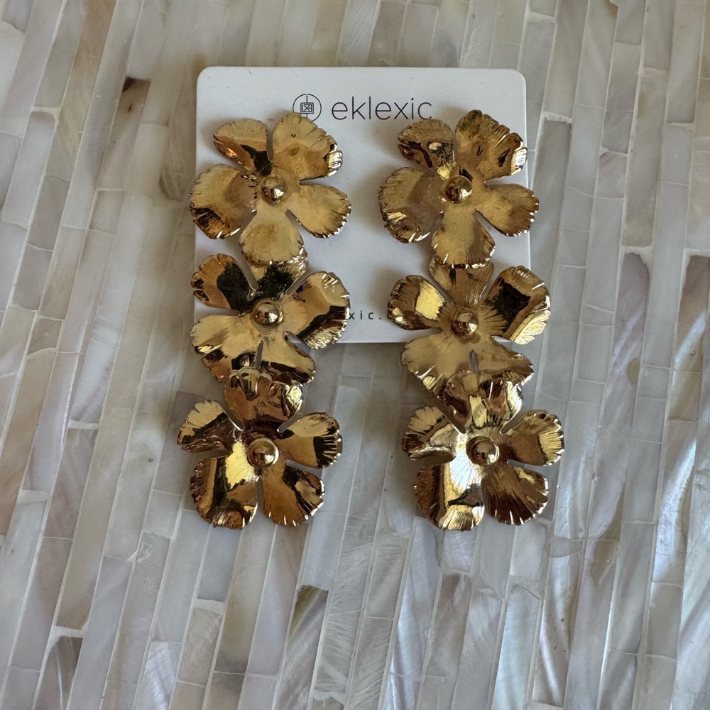 Gold Flower Bennett 3 flower Earrings